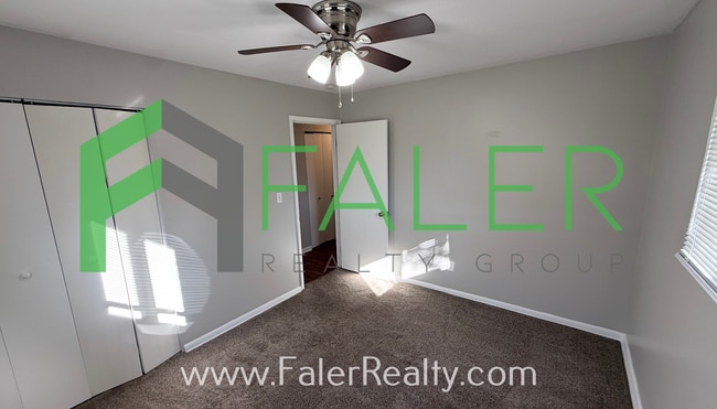 Building Photo - Brick Ranch w/ Large Yard