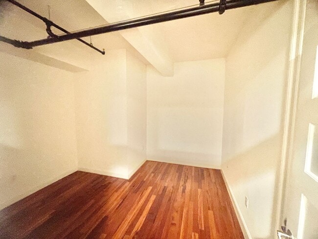 Building Photo - Stunning Downtown Apartment with Parking Garage Access Deducted from monthly Rent!