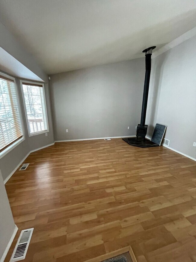 Building Photo - 3 Bedroom, 2.5 Bath Single Family Home