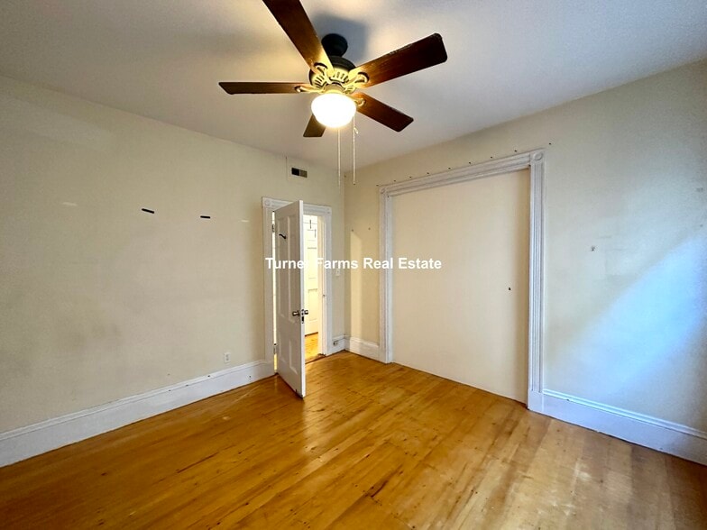 Building Photo - 5 Sachem St