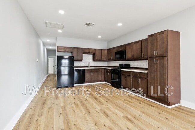 Building Photo - 3701 Derbigny St