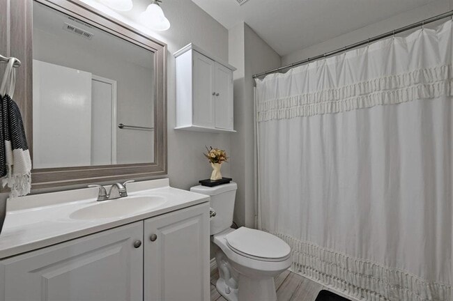 Building Photo - 13404 Coomes Dr