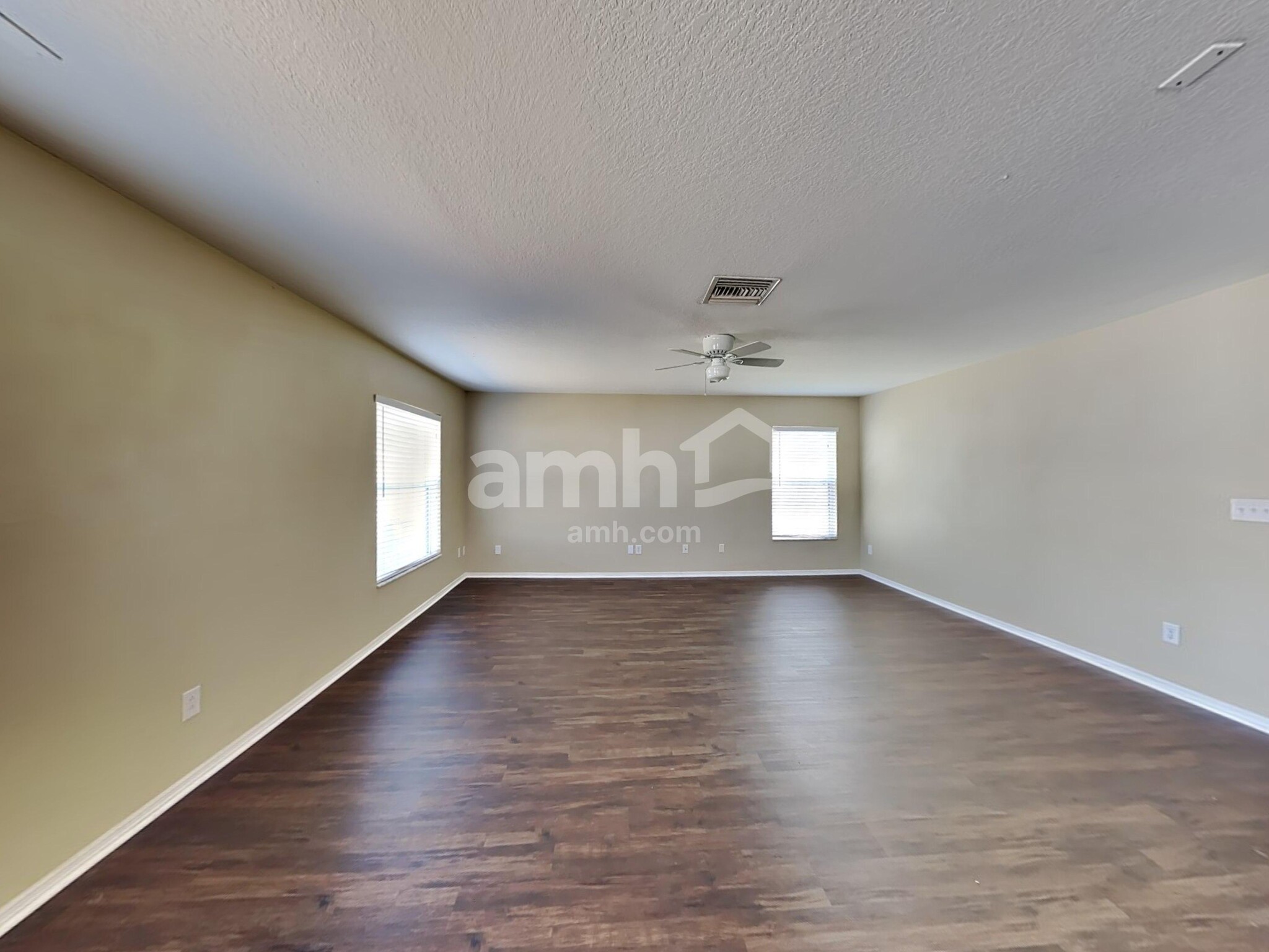 Building Photo - 30915 Sonnet Glen Dr