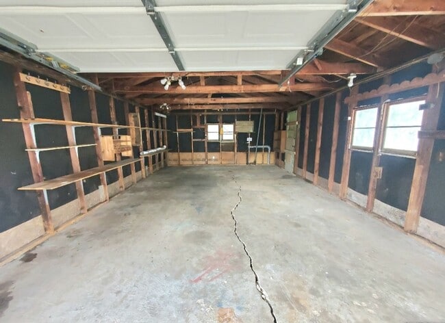 Building Photo - Cute 2 bed 1 bath near Tinker