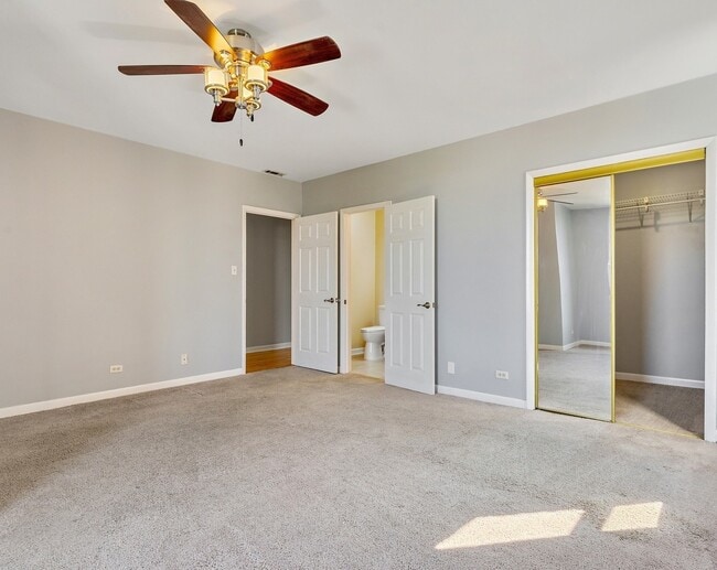Building Photo - 4144 S King Dr