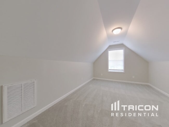 Building Photo - 1007 Cyril Dr