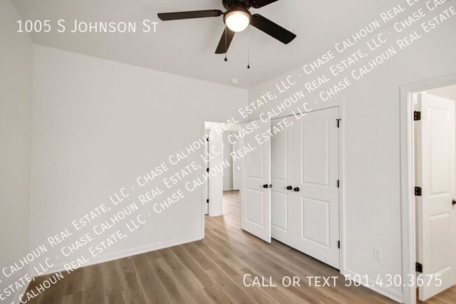 Building Photo - 1005 Johnson St