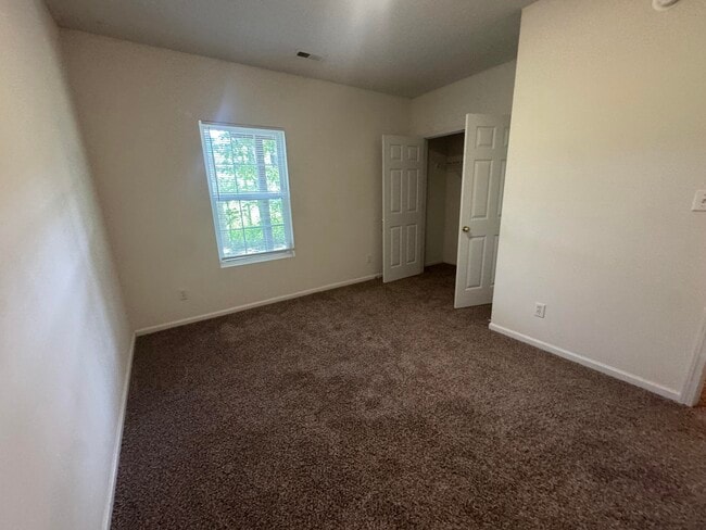 Building Photo - 3410 E St Charles Rd