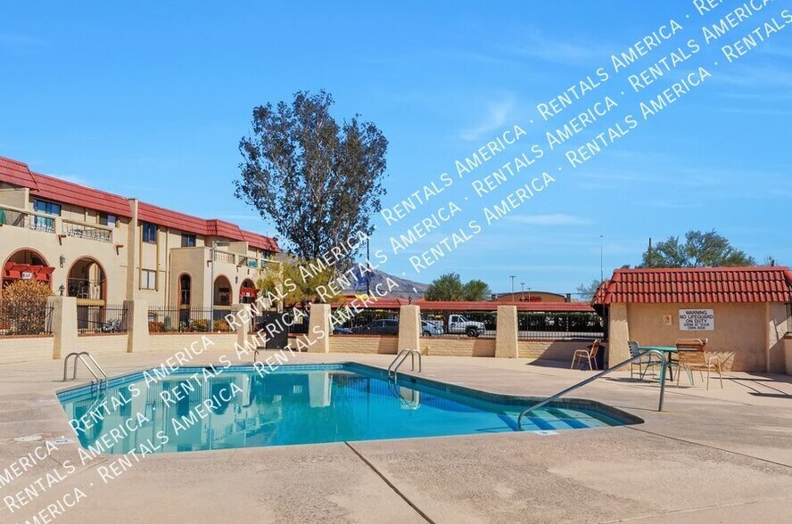 Building Photo - 6311 N Barcelona Ct