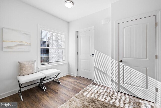 Primary Photo - 170 Cambridge Blvd