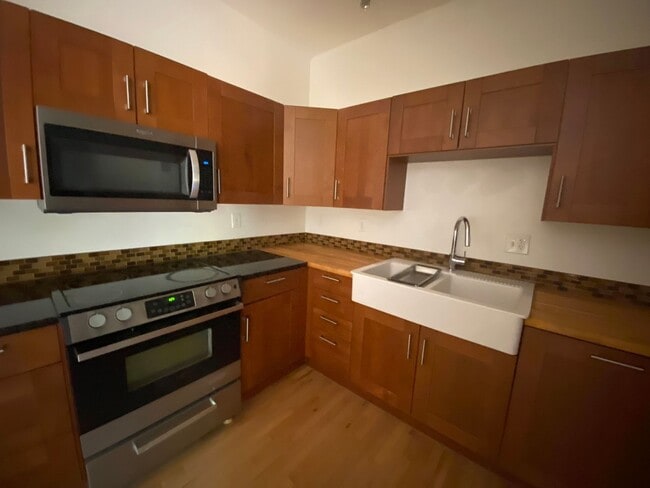 Building Photo - 3 Bedroom Home for Rent - HR Heights