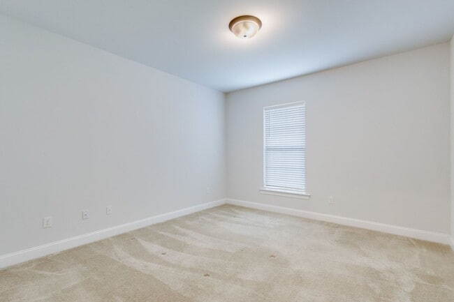 Building Photo - FOR RENT In Youngsville!