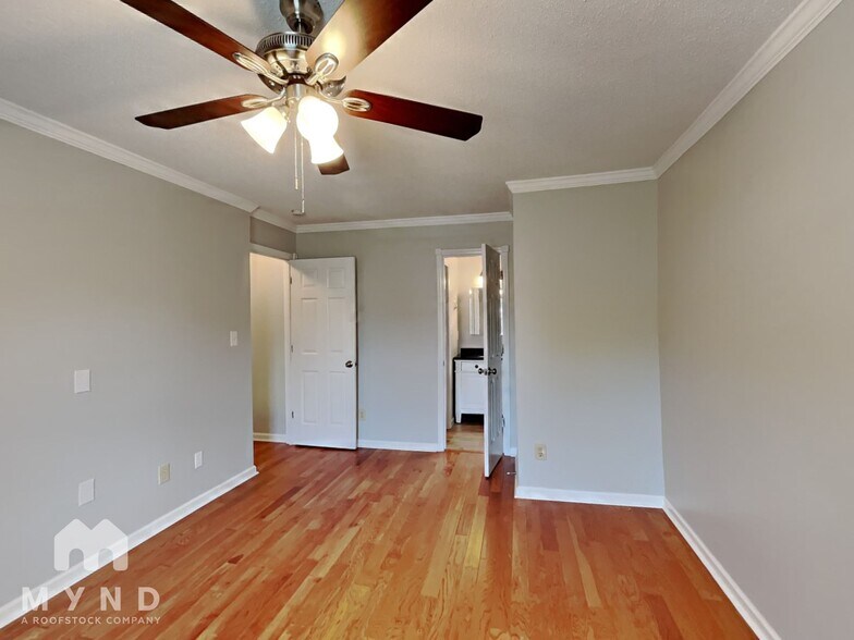 Building Photo - 4012 Iron Horse Rd
