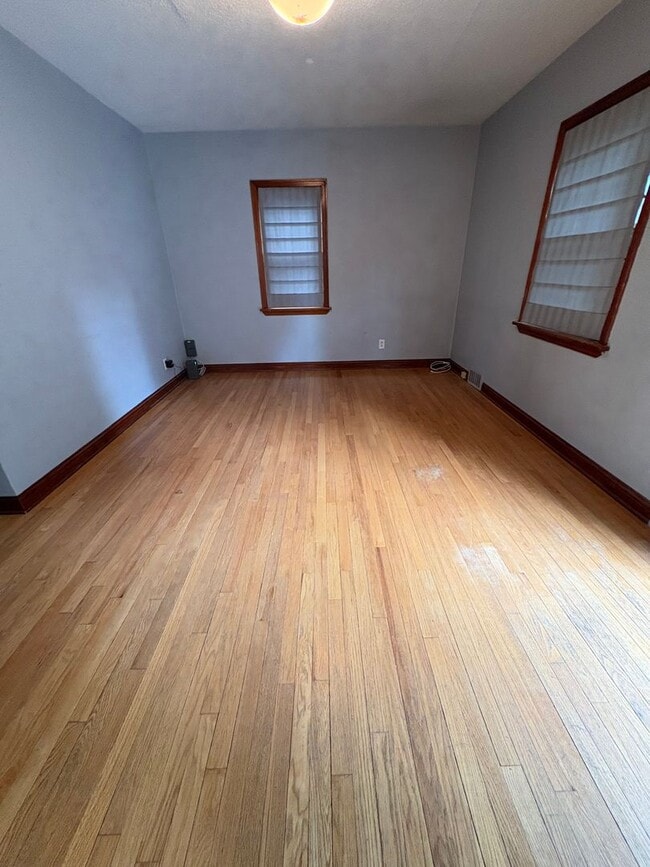 Building Photo - 3 Bedroom 1 Bath Single Family Home