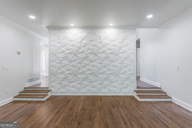 Building Photo - 459 Atlanta Country Club Dr