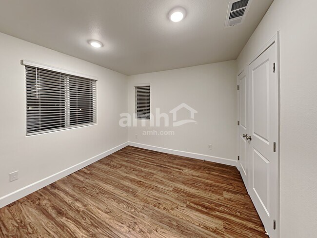 Building Photo - 299 Cape Seville Pl