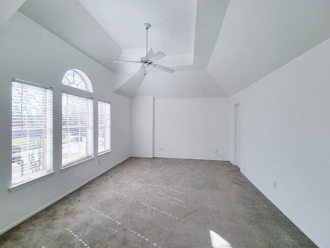 Building Photo - 17614 Glenmark Dr