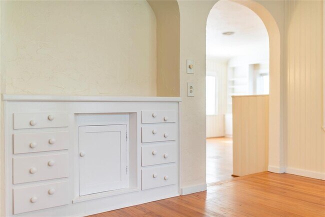 Building Photo - 1725 NW 21st St