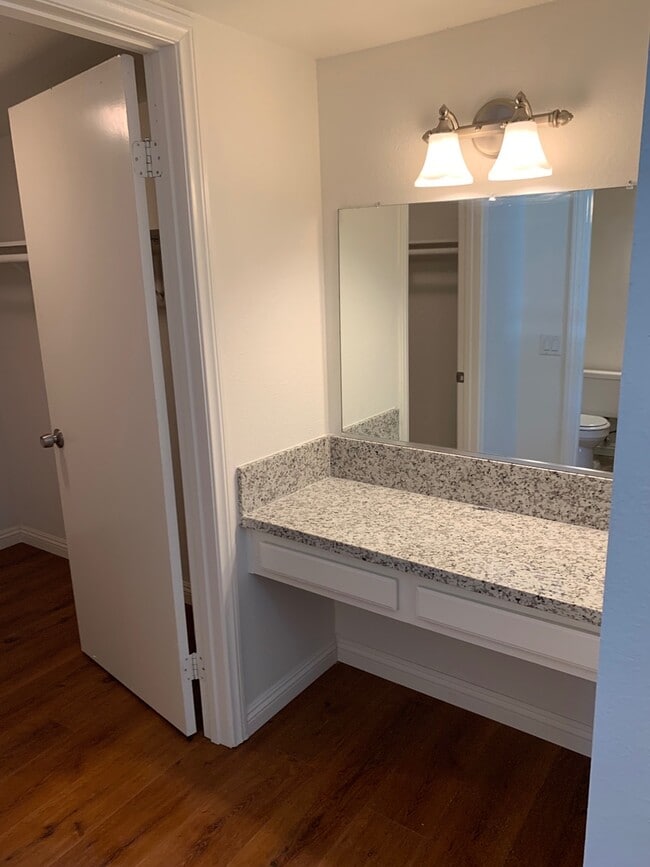 Building Photo - 3 Bedrooms, 2.5 Bath Townhome for Lease in Ontario with Water & Trash Included