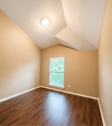 Building Photo - 2123 Castle Gardens Ln