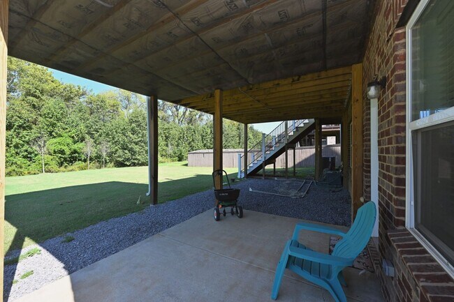 Building Photo - **EXECUTIVE HOME IN WILLIAMSON COUNTY WITH RARE WALK-OUT BASEMENT AND TONS OF STORAGE**