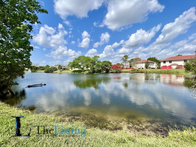 Building Photo - 6300 Arlington Ct