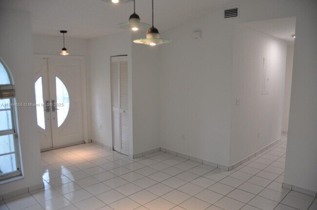 Building Photo - 14346 SW 49th Ln