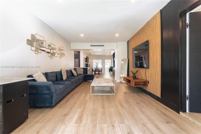 Building Photo - 2360 SW 12th St