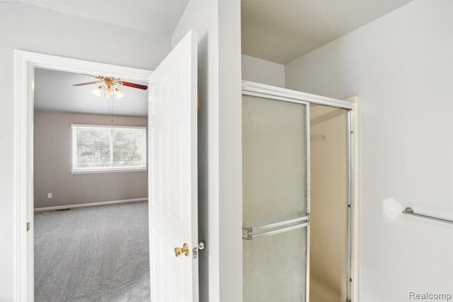 Building Photo - 2609 Huntington Dr