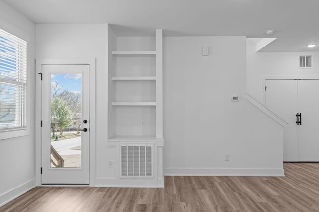 Building Photo - Luxurious Newly Built 3BD, 4BA Downtown Raleigh Townhome with Spacious Balcony and Natural Light ...