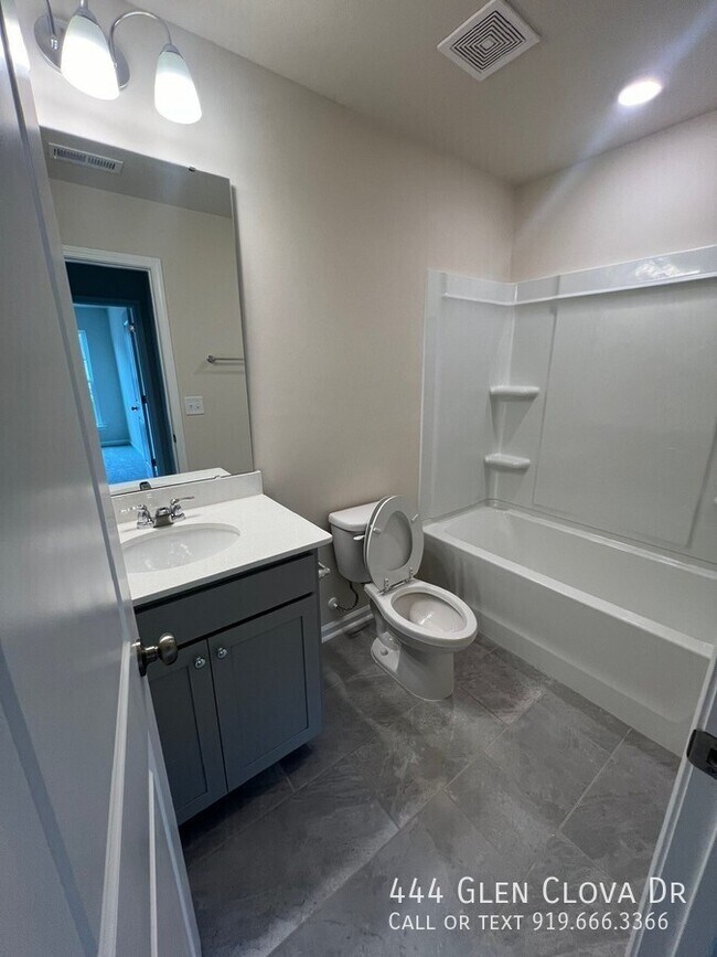 Building Photo - 444 Glen Clova Dr