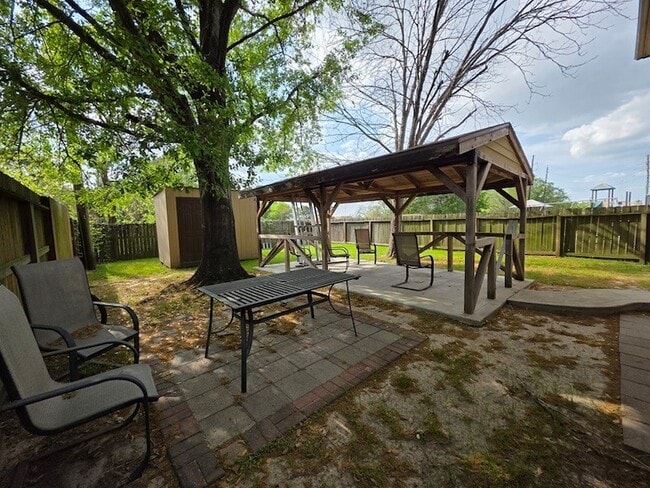 Building Photo - 16715 N Mist Dr