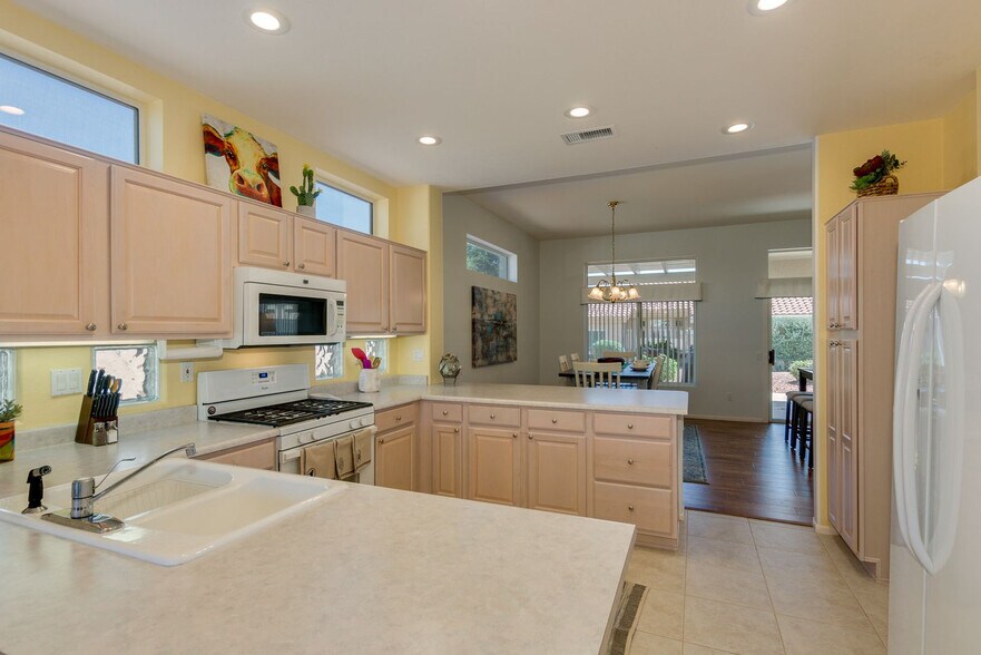 Building Photo - 15349 W Ganado Dr