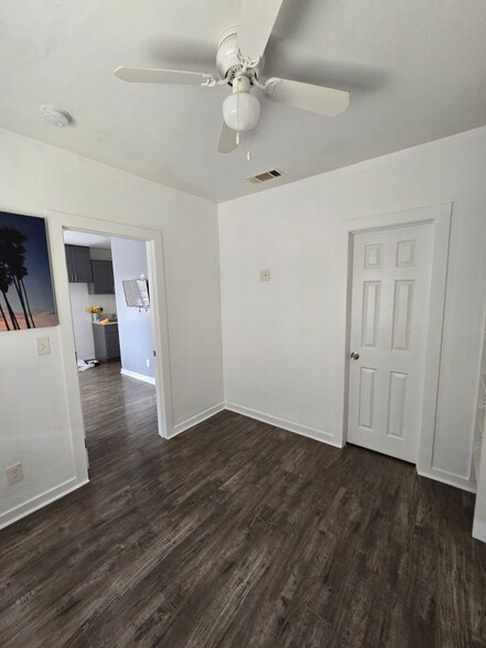 Building Photo - 2115 N Raymond Ave