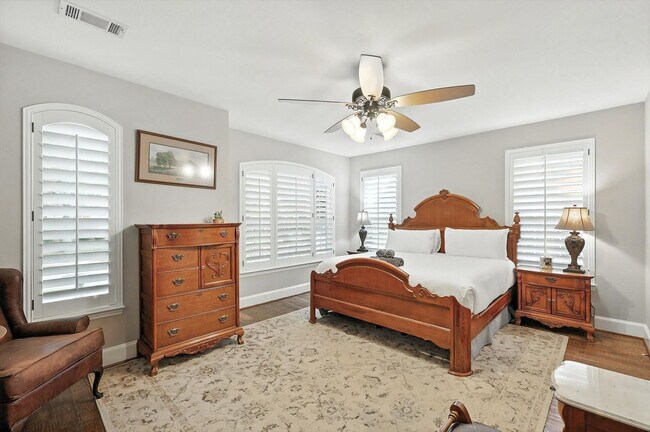 Building Photo - 2303 Chapelwood Dr