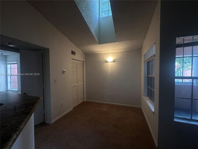 Building Photo - 1125 Crystal Way
