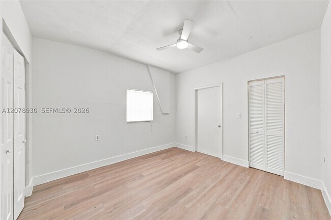 Building Photo - 402 NW 44th Ave