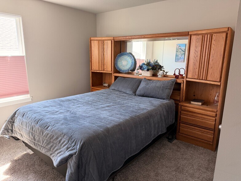 Building Photo - 4423 Schilling Dr