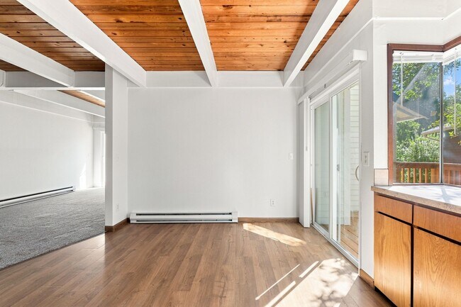 Building Photo - 4965 SW 152nd Ave
