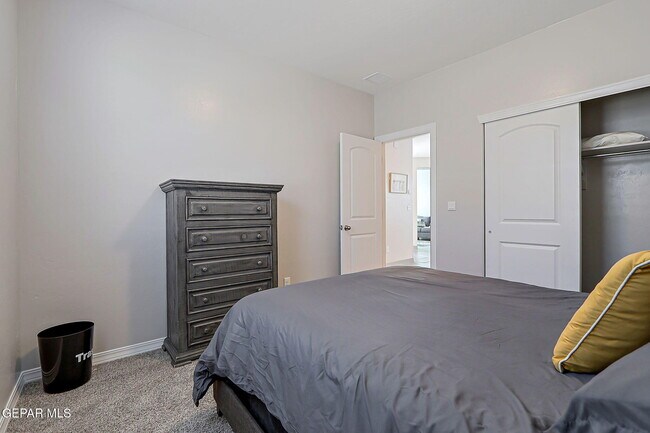 Building Photo - 143 Sarah Trl