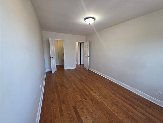 Building Photo - 1443 E 89th St