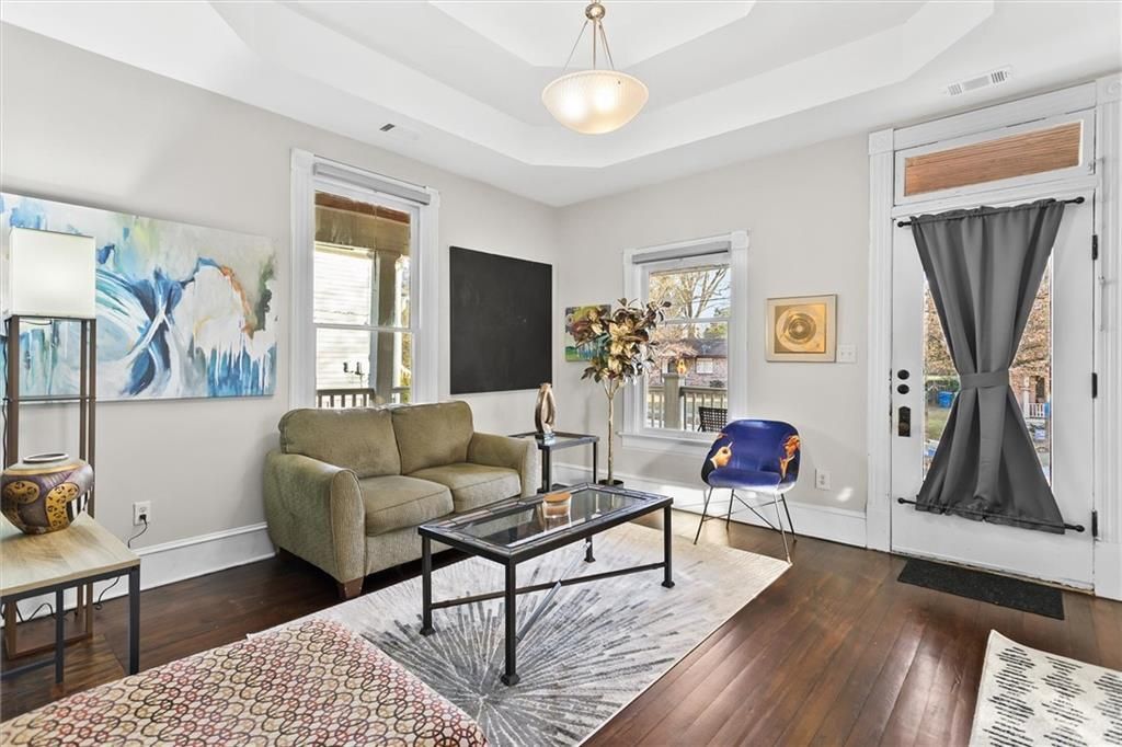 Building Photo - 867 Beecher St SW