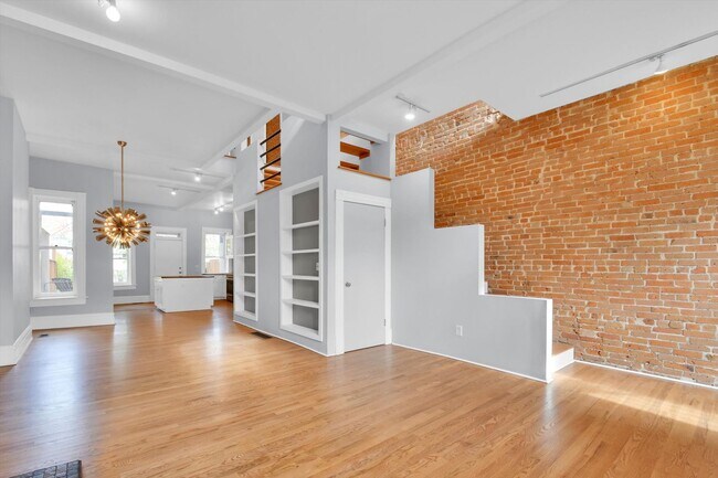 Building Photo - Architecturally Stunning Curtis Park Townhome With Historic Charm