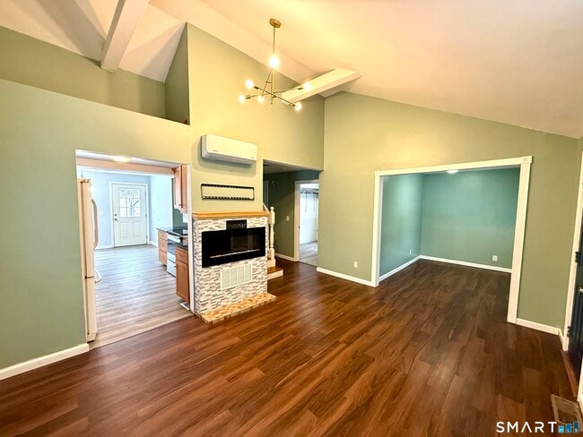 Building Photo - 42 Wells Ave