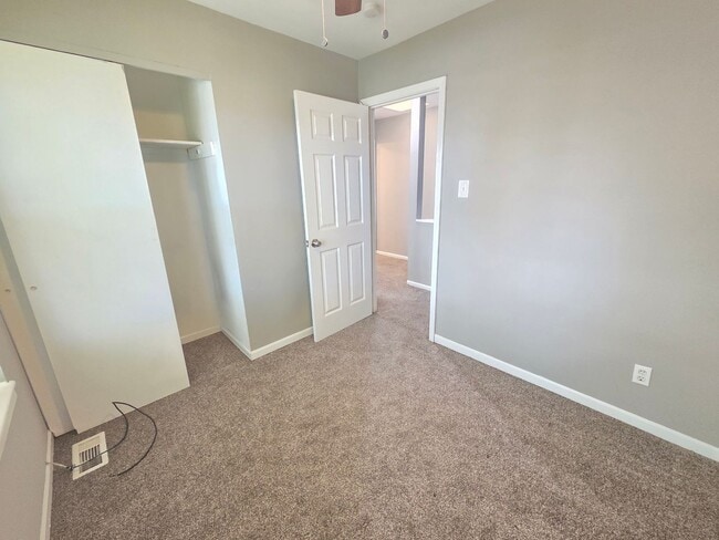 Building Photo - 4346 Swan Ave