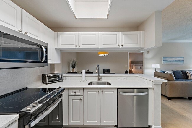 Building Photo - 2809 Amalei Dr