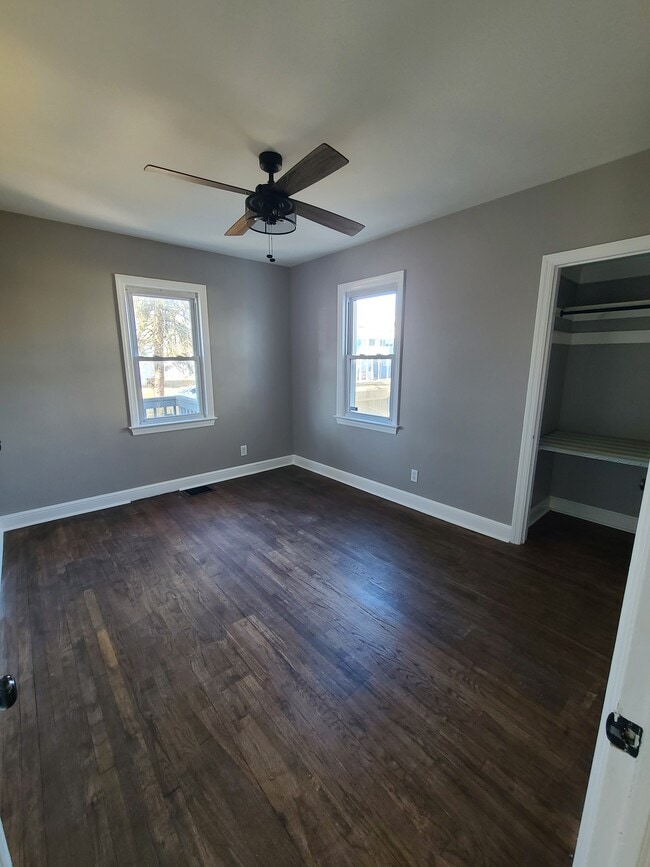 Building Photo - 35 5th Ave