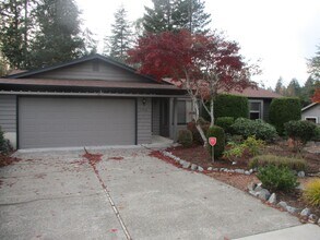 Building Photo - 2 Bedroom 1 Bathroom Rambler walking dista...
