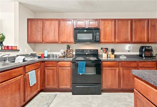 Building Photo - 3353 Parc Dr SW