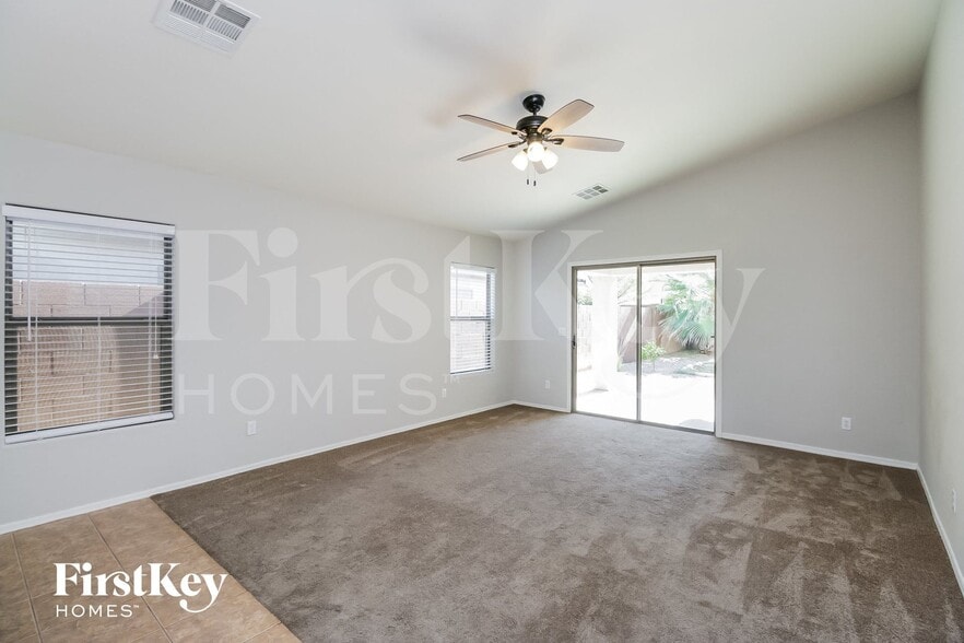 Building Photo - 3193 W Sunshine Butte Dr